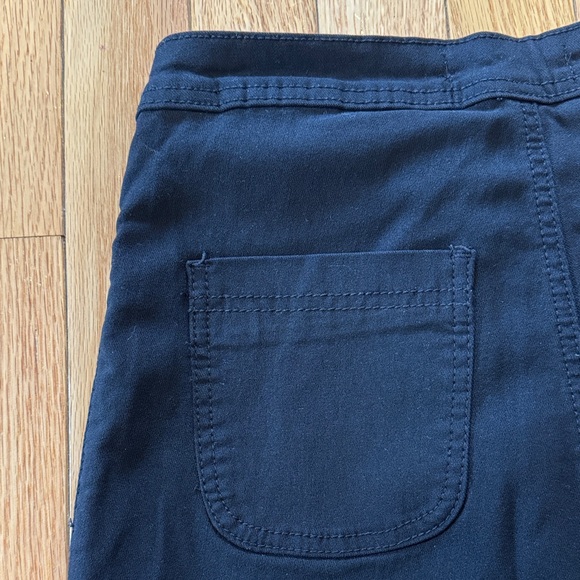 High-Rise Black Flare Jeans - Wide Leg - Picture 4 of 6